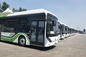 “氢”风四起！郑州公交985路新增20台新款氢动能公交车图片