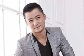 吴京谢楠夫妇现身小餐馆吃饭，保镖站门口保护，拍摄者吐槽被拽走图片