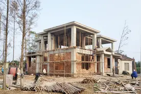 农村自建新房，没有下水道怎么办，看小伙如何一招轻松解决视频封面