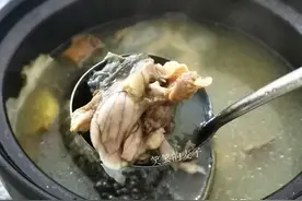 炖甲鱼汤，只需注意这一步，肉香汤鲜，营养足，腥味全无图片