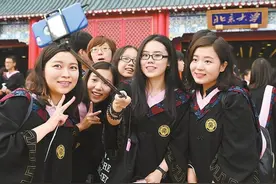 她高考662分被北大录取，看到错题本，好成绩是一个细节的坚持图片