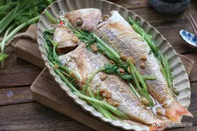 潮汕人都爱吃这鱼，15元一条，煎一煎煮一煮，咸鲜味美特下饭图片