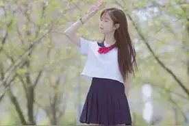 知名女主播自曝住所，满地衣物如狗窝？有些人表面光鲜，实际邋遢图片