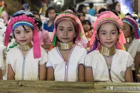 泰国神秘的长颈族女人，女孩从5岁开始戴铜圈，一生佩戴图片