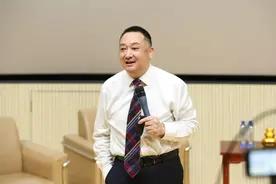 从江苏农村走出，他独闯深圳，创年产值超100亿企业，一句广告语风靡全国！图片