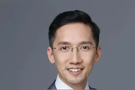高净值人群如何理性投资？——专访瑞士银行（中国）董事总经理、上海分行行长杨德行图片