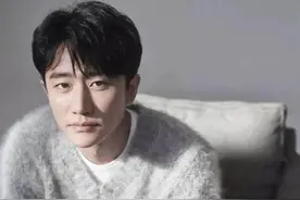 黄轩：三年送走五位至亲，对着三颗树倾吐心事，自叹情路艰难恐婚图片