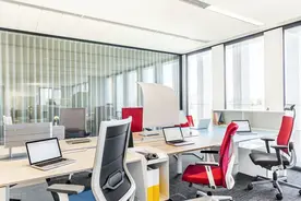 一周5天到岗时代结束？澳洲42家公司确认永久混合工作政策图片