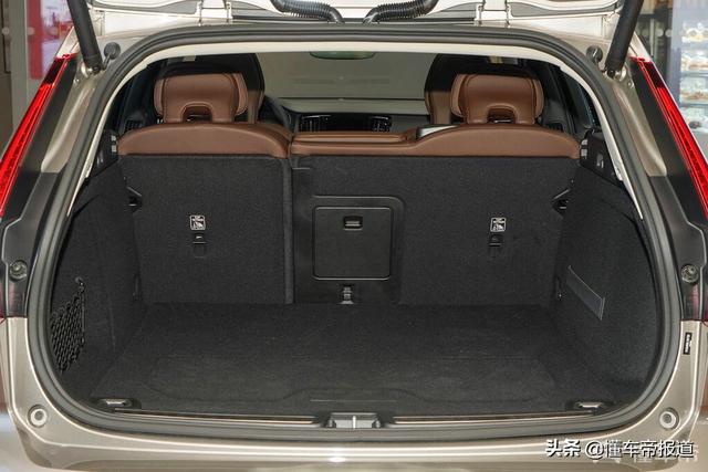或为最美旅行车？实拍全新沃尔沃V60，33.99万元起售