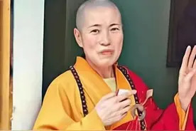 主持释智定：同两位和尚假结婚，开豪车住豪宅，袈裟里还穿黑丝图片