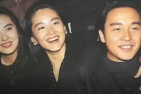 艾小羊：“夸夸群”群主林青霞：人间温暖莫过于美人的朋友圈图片