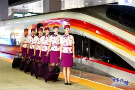 山茶花制服来了！高铁乘务员盛装“迎新”，车次时刻抢先看图片