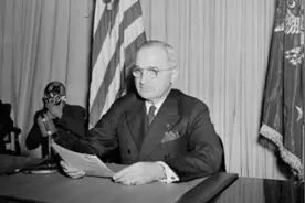 1945年纳粹德国投降，原子弹计划一再搁浅，美国总统杜鲁门因何决定继续？图片