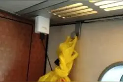 广东惠州惠铁乘警为聋哑人找回遗失行李图片