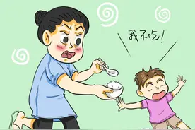孩子光喝奶粉拒绝辅食，体重不增长，正发愁的妈妈们看看这些原因图片