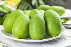 海南香水柠檬：微酸清甜，炎炎夏日，切一块泡成柠檬茶好喝又解暑图片