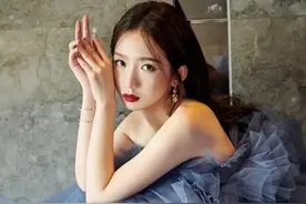 孟美岐代言国产口红，粉丝怒骂品牌不配惹网友群嘲：她有多高贵？图片