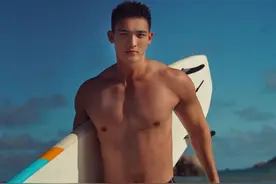 毛若懿的身材也太好了吧！身材匀称，八块腹肌也很令人心动图片