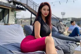 韩国健身女神，140斤却有细腰蜜桃臀，身材前凸后翘尽显微胖美图片