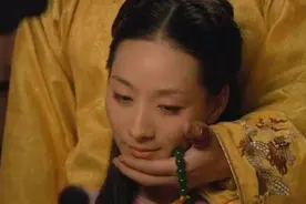 安陵容永远不明白，为何她承宠时需要裹足而甄嬛不需要？皇后知道图片