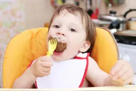 宝宝多大可以吃肉？吃肉太晚，营养可能就跟不上了图片