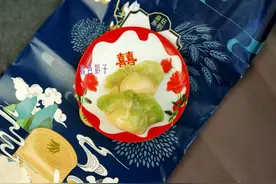 饺子好吃不在褶上，简单一捏就是元宝，大肚子好吃又好看图片
