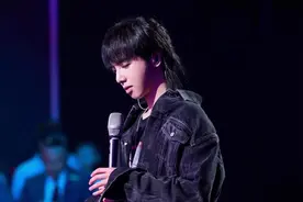 华晨宇张碧晨未婚生女，女儿名字曝光，二人无婚姻关系将共同抚养图片