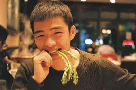 我很少夸一个男人性感，但章宇真的是图片