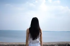 让女人持续爱你的技巧：保持生理上的吸引图片