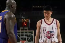 巨无霸奥尼尔，喝水像口服液,吃鸡腿像剔牙,1米58妻子仍不满意图片