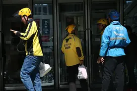 注册“个体工商户”才能发工资？谁在帮外卖平台避缴五险一金？！图片
