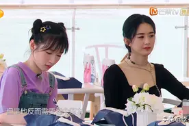 杨颖冯绍峰被提及，黄晓明赵丽颖反应相同，背后用意却完全不同图片