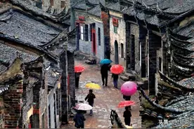 鄂豫皖地区第一红街，大别山中绿色瑰宝，不愧当年七里坪图片
