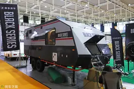 豪华内饰越野配置，黑系HQ19越野拖挂房车图片