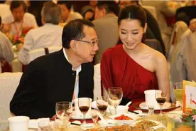 “京城四美”白冰的瓜，以及她背后的2个“贵人”图片
