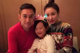 她是娱乐圈的“物质女”，22岁嫁可以当爹的男人，7年挥霍5亿图片