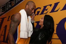 瓦妮莎近照曝光，头发拉直+染深蓝色，安东尼妻子颜值被比下去了图片