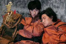 朱一龙《重启》花絮，烫伤手也继续忍痛拍摄，表情自然毫无异状图片