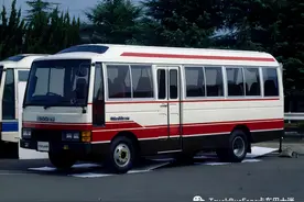 不输丰田考斯特，却渐渐没落的日产碧莲中巴图片