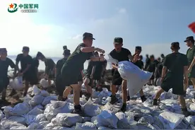 新乡共产主义渠顺利合龙，嘹亮军歌响彻抗洪大堤图片