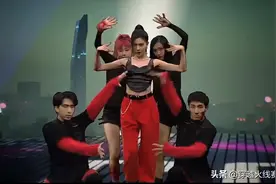“安蓝”奉献惊艳热舞，穿越火线网剧主创别样点燃现场图片
