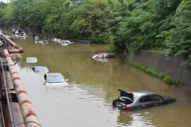 电动车怕水吗？图片