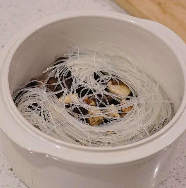 香菇排骨炖花胶 2026年香菇排骨炖花胶怎么做