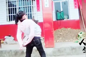 农村姑娘12岁得小儿麻痹症，走路身子向后仰，常被人误认称孕妇视频封面
