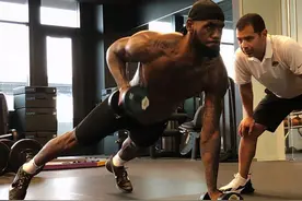 NBA球员也吃垃圾食品？詹姆斯自律被夸大，库里最爱的是爆米花图片