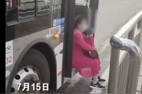 北京一大妈多次妨碍公交车运营，已被刑拘图片