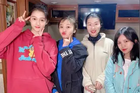 林妙可与关晓彤同框被碾压？身高矮了半头，脸蛋肉太多还不上镜图片