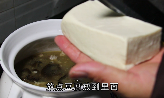 河蚌很多人不会做？教你好吃的家常做法，肉不老也不腥，营养美味