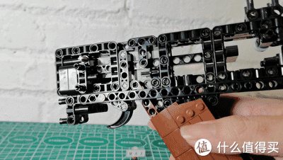 积木评测：吃鸡空投步木仓：Groza是最强吃鸡神器？