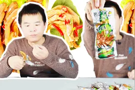 试吃3.5元一个的鸭掌，闻起来有梅菜扣肉味，吃起来却有泡椒味